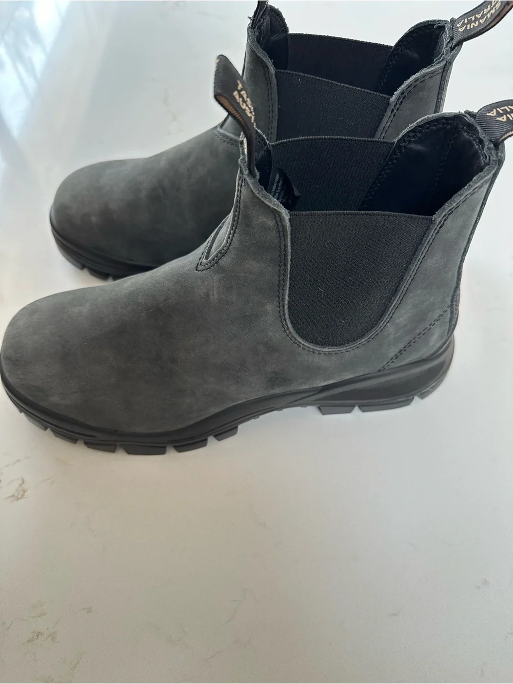 Blundstone Men's Lug Chelsea Boots  - Rustic Black 11US Like New